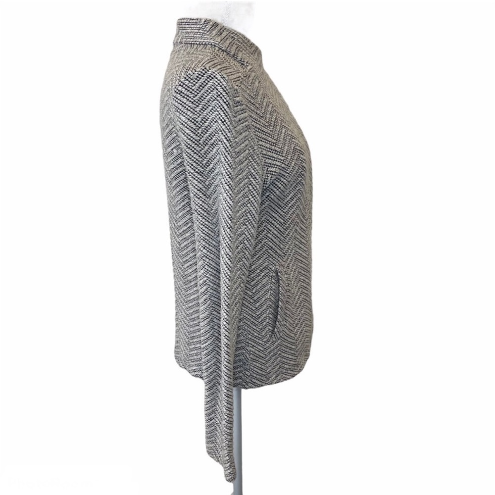 Donated ✌🏼 🫶🏼 Lou & Grey Wrap Cardigan Sweater Black White Chevron Womens M - Picture 14 of 15